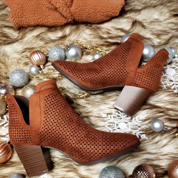 🚨ON SALE//The Clarice//camel ankle bootie - Picture 7 of 8